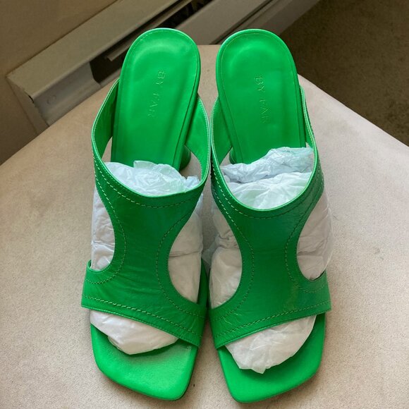 Nadia slides - Picture 3 of 9